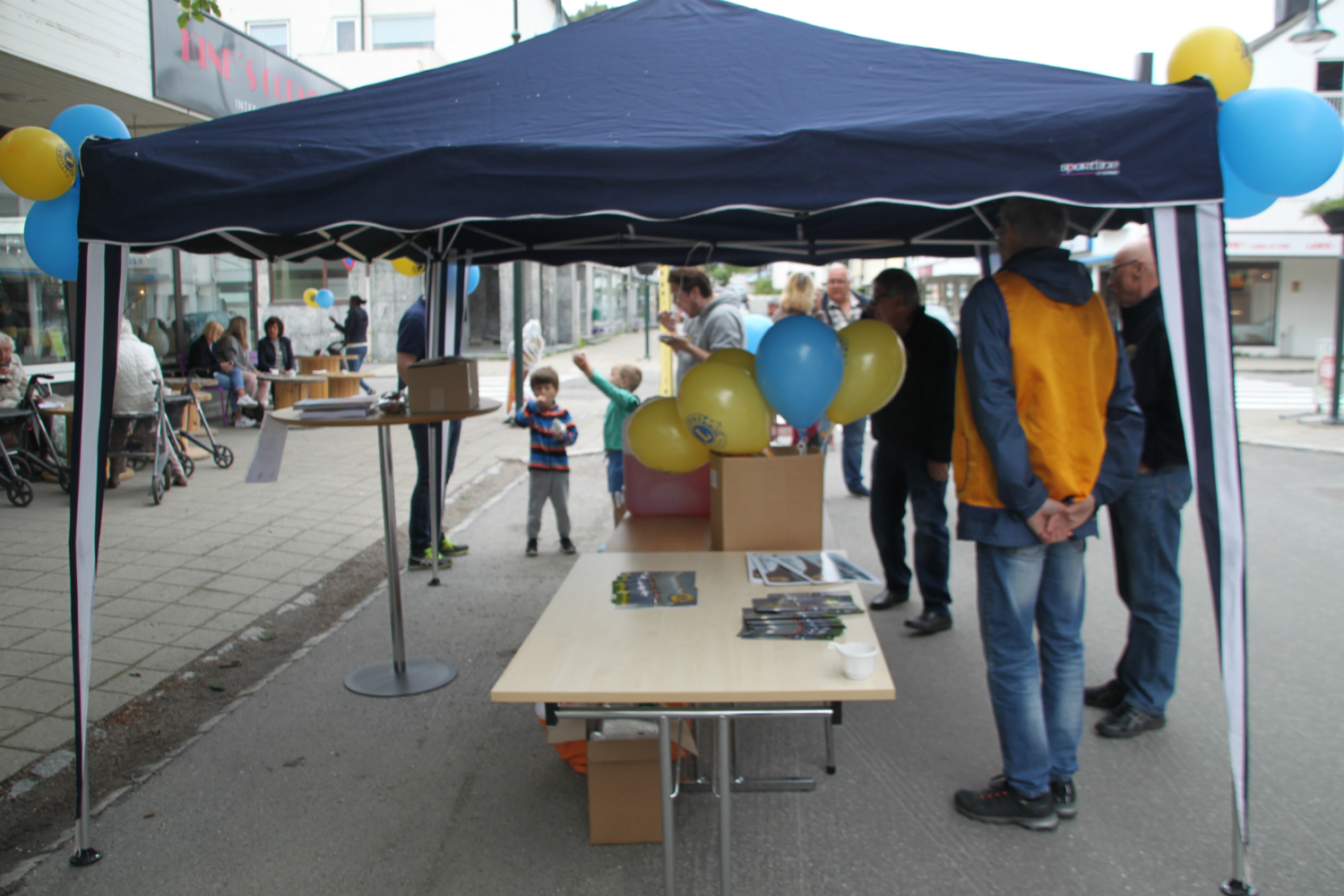 Bildegalleri fra jubileet i Havnegata 17. juni 201